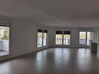 Casa adosada en alquiler en Zona Avenida Europa en Pozuelo de Alarcón