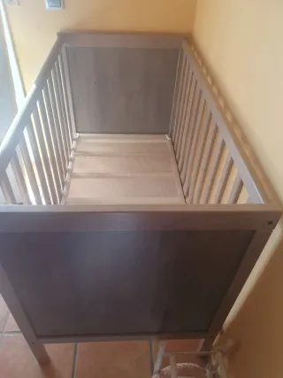 Cuna bebé con colchón sin usar