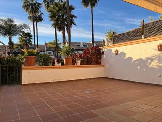 Casa adosada en alquiler en Las Cancelas - Valdeolletas en Marbella