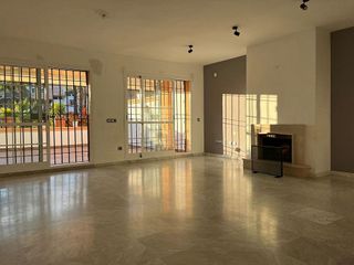 Casa adosada en alquiler en Las Cancelas - Valdeolletas en Marbella