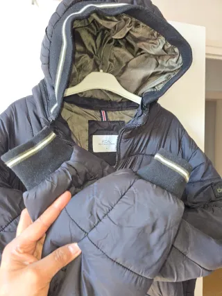 Chaqueta con capucha