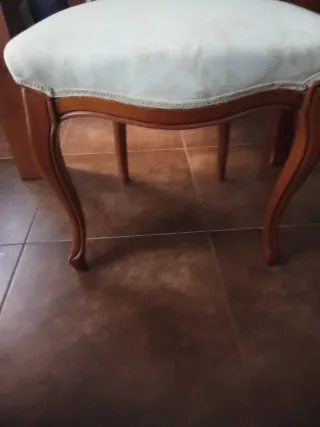 Sillas de comedor de madera y tela