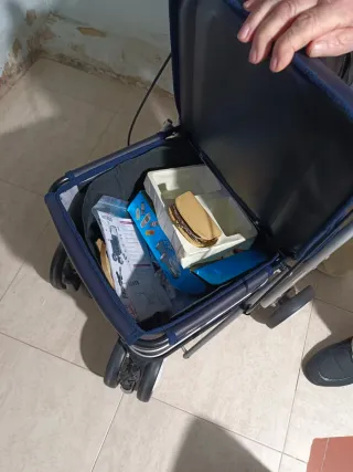 Andador para mayores con asiento y freno