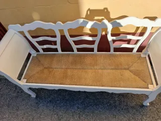 Bancada antigua madera blanca y yute