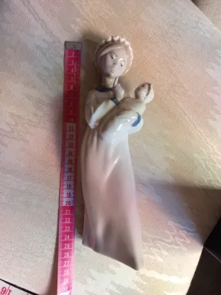 Figura Madre con Niño Vintage