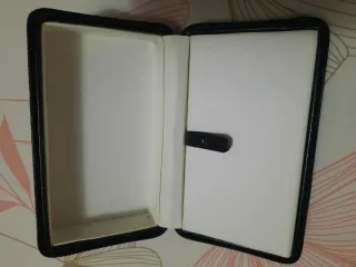 Joyero negro con espejo