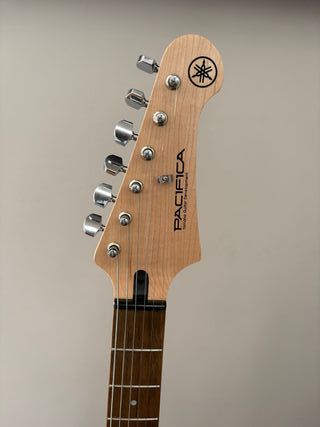 Guitarra Electrica Yamaha Pacifica 012