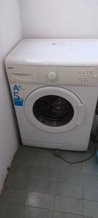 Placa de gas .Calentador Vaillant.Horno. Lavadora