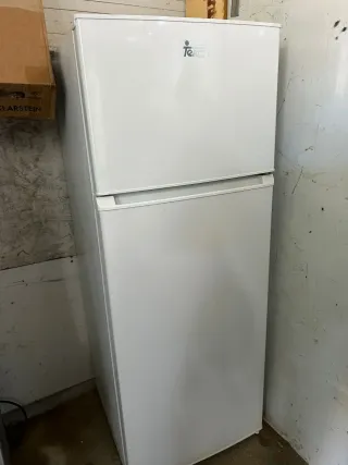 FRIGORÍFICO TEKA EN PERFECTO ESTADO COMO NUEVO