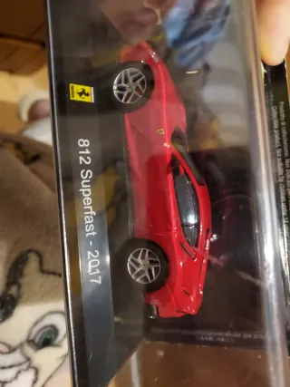 Ferrari 812 Superfast 2017 Escala 1:43