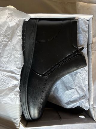 Botines hombre negros con forro cálido.