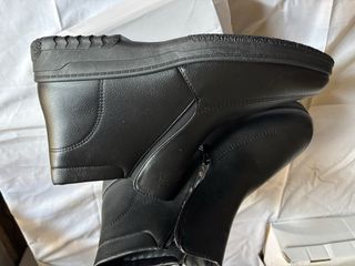 Botines hombre negros con forro cálido.