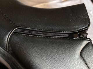 Botines hombre negros con forro cálido.