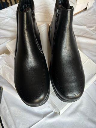 Botines hombre negros con forro cálido.