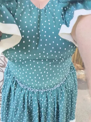 Vestido de sevillana verde con lunares