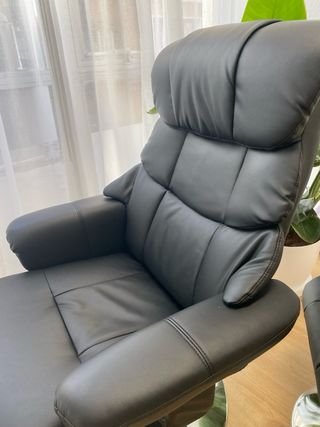Sillón Jysk Negro con Reposapiés
