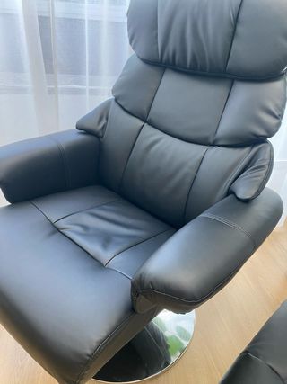Sillón Jysk Negro con Reposapiés