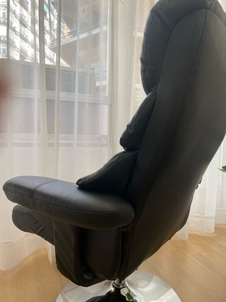 Sillón Jysk Negro con Reposapiés