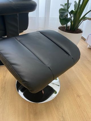 Sillón Jysk Negro con Reposapiés
