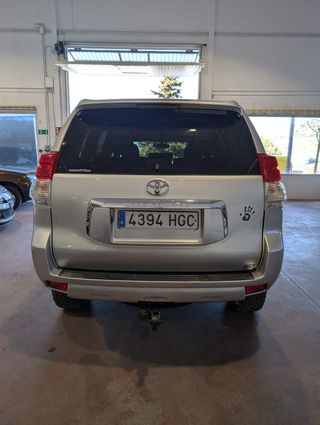 Toyota Land Cruiser 150 2011