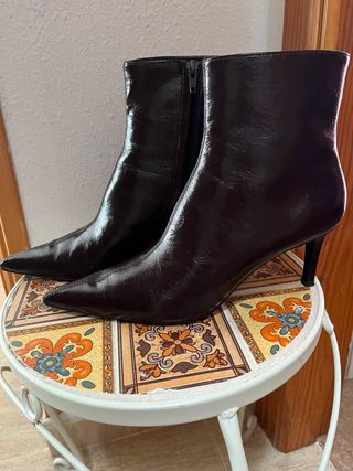 Botines como nuevos, puestos dos veces, número 39