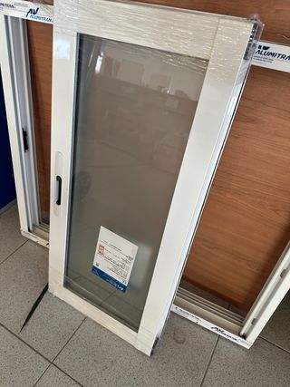 Ventana aluminio sin estrenar 80x70 cristal bco