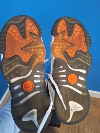 Deportivas Baloncesto Blancas y Naranja