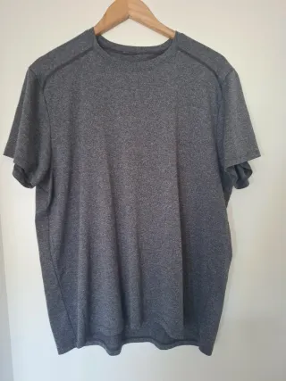 Camiseta deportiva hombre gris