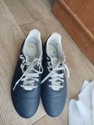 Zapatillas de fútbol negras varias talla