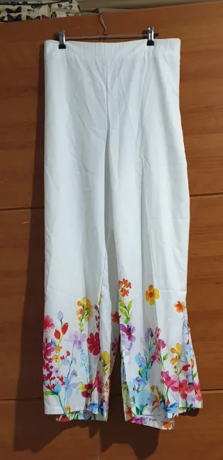 Conjunto de mujer blanco con flores