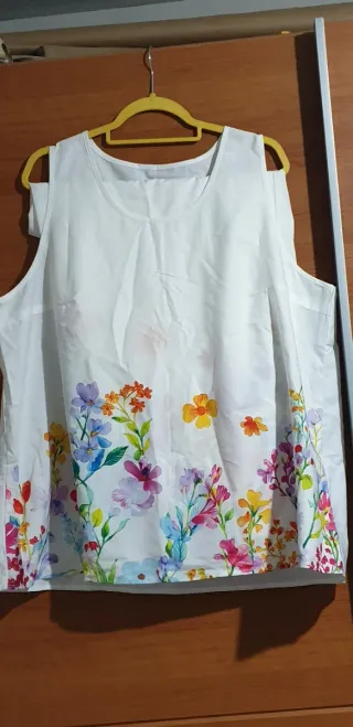 Conjunto de mujer blanco con flores