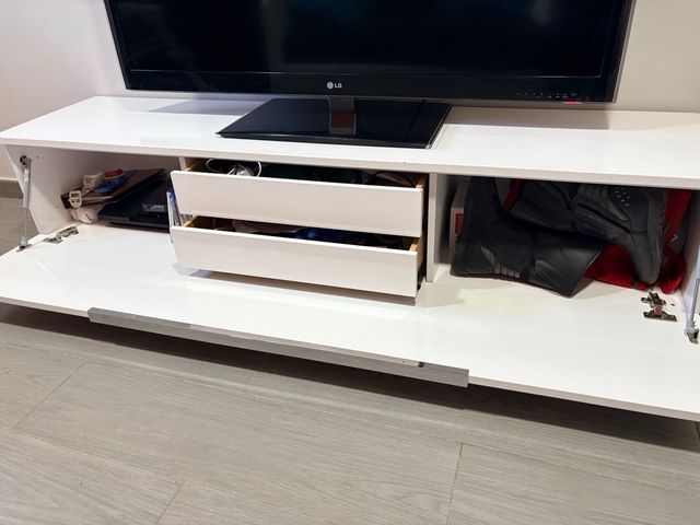 Mueble TV moderno blanco brillo