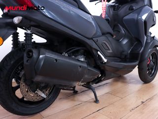 YAMAHA TRICITY 300