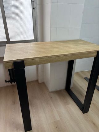 Mesa alta roble y melamina negra