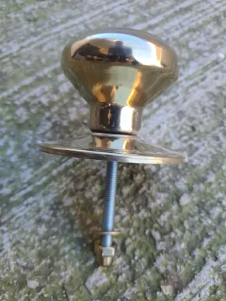 Pomo puerta dorado laton