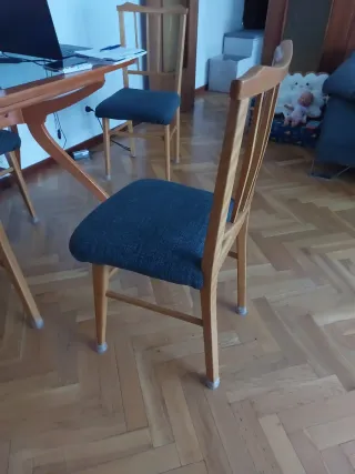 Mesa de comedor de cristal y madera + 6 sillas