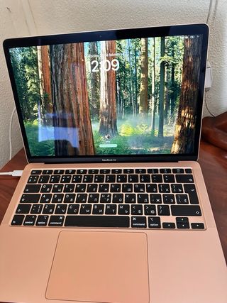 MacBook Air 13 2020 Intel Core i3 8GB RAM Negociab