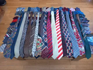 Corbatas ,se venden por unidades y por lotes