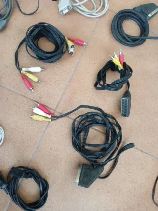 Lote de cables. USB, cargadores, av-vga, av-av...