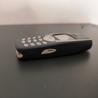 Nokia 3310 con caricabatterie e batteria nuova