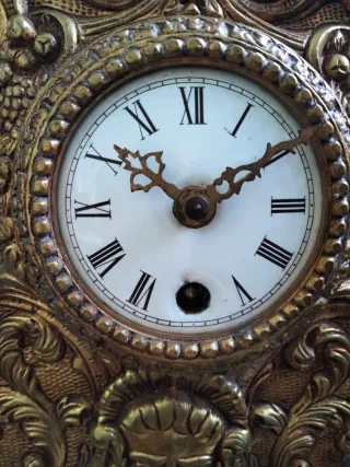 Reloj de sobremesa de bronce