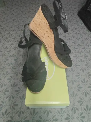 Sandalias cuña negras