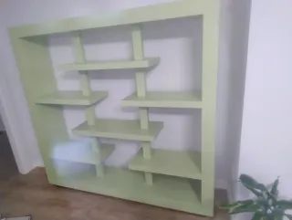 Estantería restaurada verde