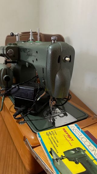 En Malaga Máquina de coser Refrey Transforma