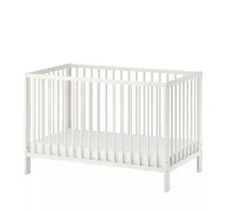 Cuna blanca para bebé
