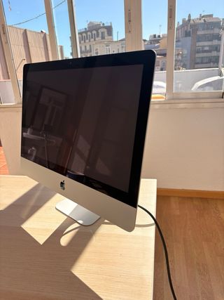 Apple iMac 21.5' i5-5575R 8GB RAM 1TB HDD