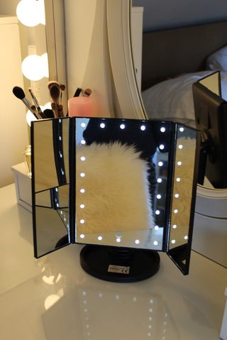 Espejo Maquillaje Plegable LED 3X 2X