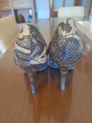 Zapatos de tacón Maria Mare estampado serpiente