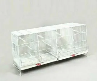Jaula blanca para pájaros