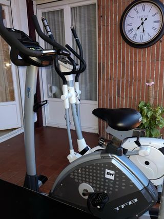 Elíptica M2 y Bicicleta BH TFB Bluetooth